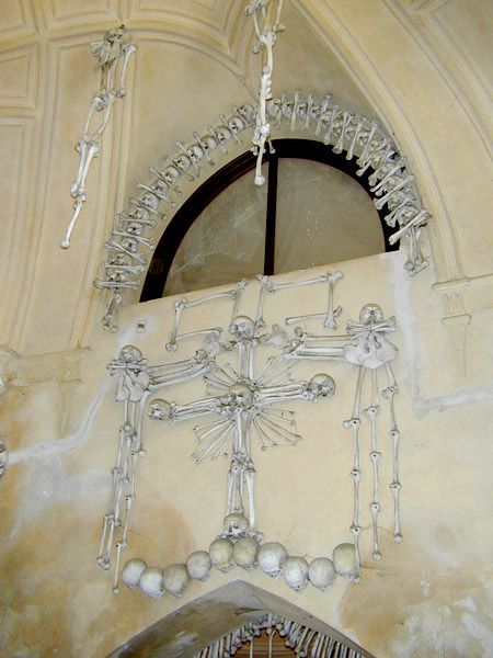 Седлицкая Костяница - часовня, декорированная костями