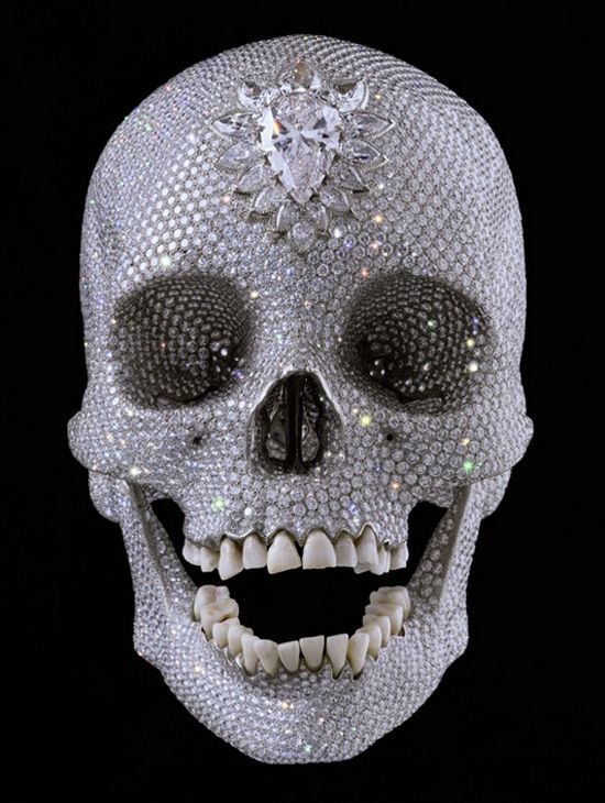 Работа английского дизайнера Diamond Skull
