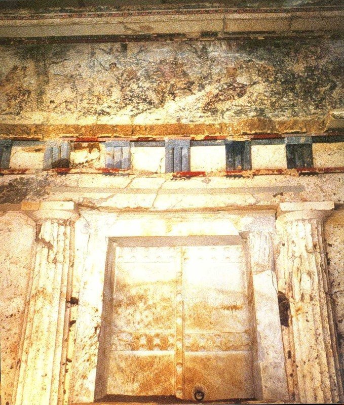 Вид фасада гробницы Филиппа II